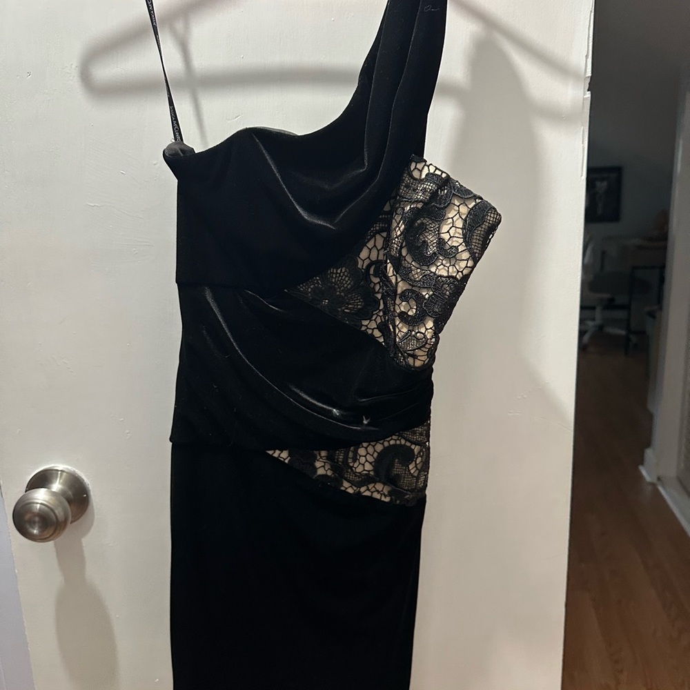 Elegant Black Lace One-Shoulder Dress